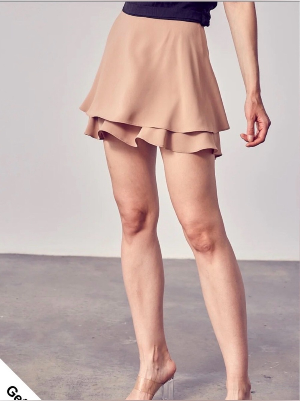 DO+ BE WOMENS DOUBLE LAYERED CREAM SKIRT WITH BUILT IN SHORTS SIZE SMALL